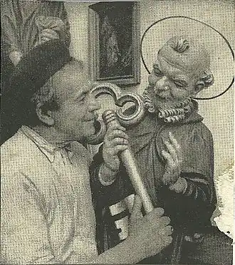 Войтех Сухарда с фигурой св. Петра