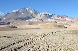 Вулкан Копьяпо, вид из Куэбрада Виллалобос