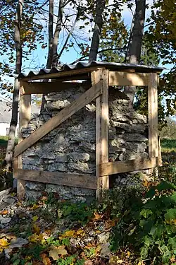 Руины мызной ограды