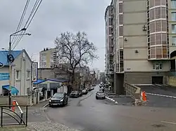 Вид улицы от Петровского сквера