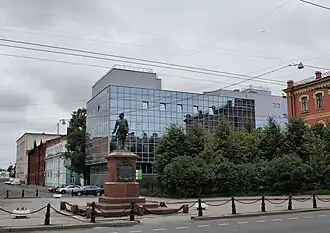 Памятник Петру I на Малом Сампсониевском проспекте, открытый к юбилею