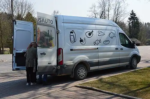 Автолавка в деревне, 2019 год