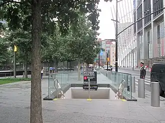 Вход на новую станцию с Гринвич-стрит