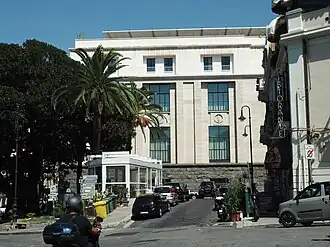 Левое крыло