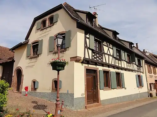 Дом на главной улице, 90