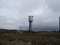 Водонапорная башня, обеспечивающая водой бо́льшую часть хутора