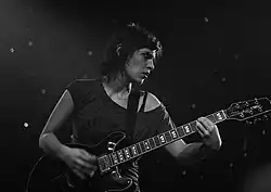 На концерте в Нью-Йоркском клубе Webster Hall, ноябрь 2008