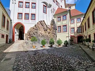 Один из внутренних дворов