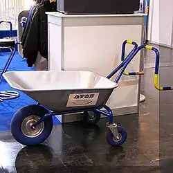 трёхколёсная тачка