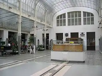 Главный зал здания