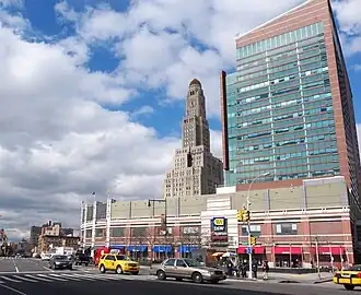 Атлантик-Терминал и Уильямсбург-Банк-Тауэр