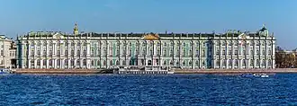 Зимний дворец, вид с акватории реки Невы.