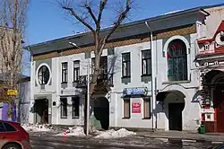 дом №16 по ул. Яблочкова, выполненный в стиле модерн