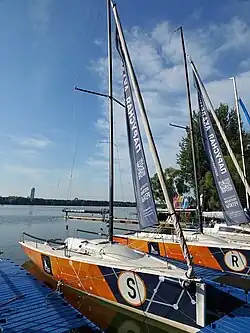 Яхта MX700 Sierra в Строгино