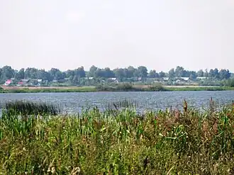 Яхробольское озеро. Деревня Исады.