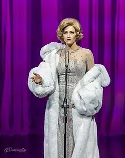 В спектакле «Я Марлен»