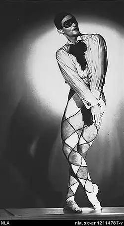 Макс Дюпейн. Игорь Юcкевич в балете Карнавал, Австралия, 1936-1937