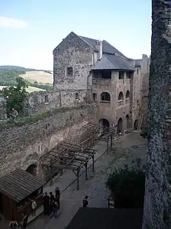 Вид на двор замка