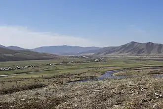 Река Желтура у сёл Тэнгэрэк и Желтура при впадении в Джиду. Вид с левого берега Джиды