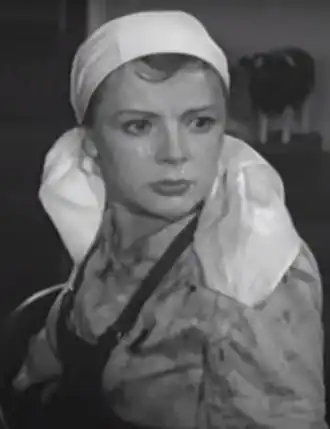 Зоя Фёдорова (Даша Горкунова) в фильме Евгения Червякова «Станица Дальняя» (1939)