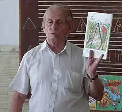 Эдуард Звоницкий летом 2009 года на встрече со школьниками харьковской школы № 147.